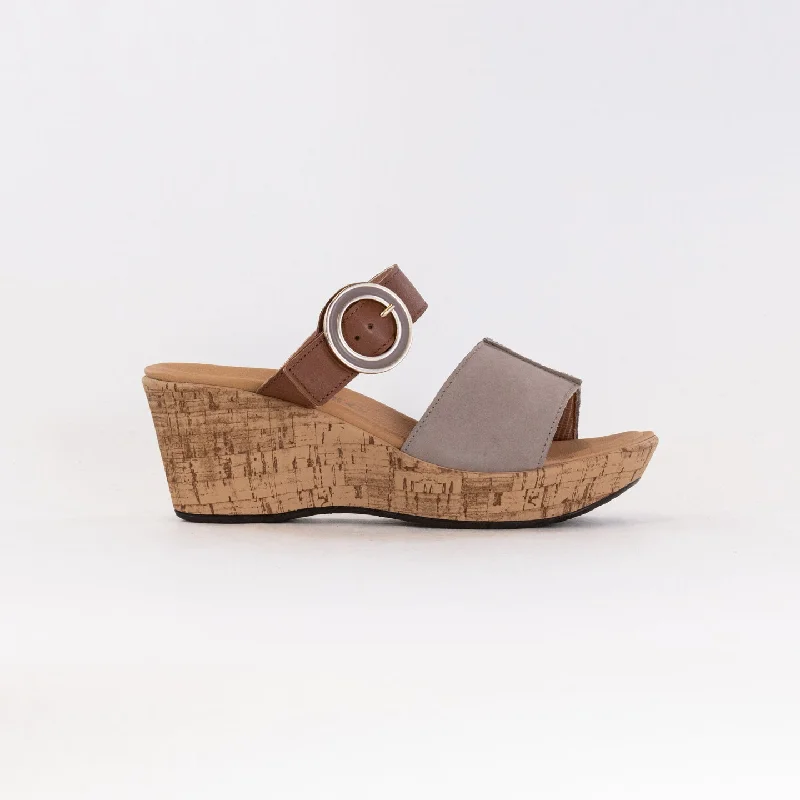 Naot Breezy (Women's) - Stone Nubuck/Caramel