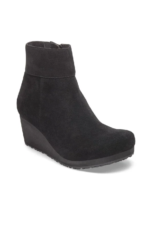 Ebba Narrow Width In Black Suede