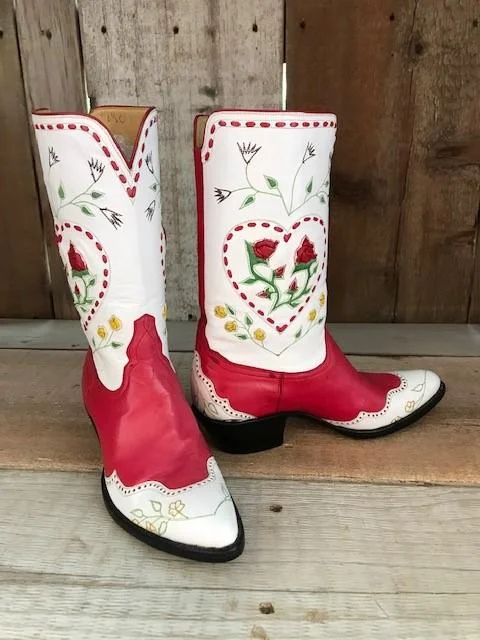 Red & White Kangaroo Flowers Tres Outlaws Women's Classic  1256