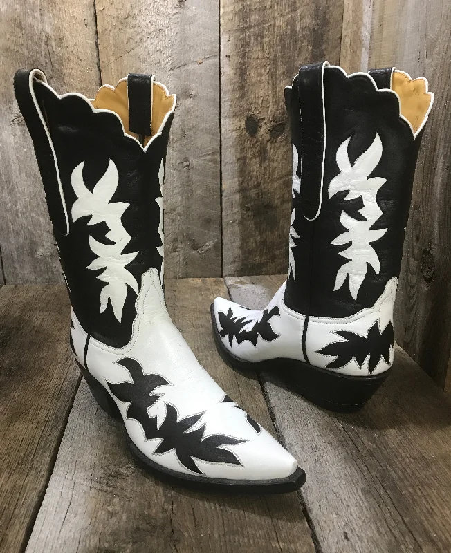 Retro Black & White  Kangaroo Falconhead Women's Classic Boot 1507