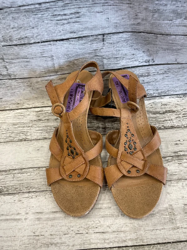 Sandals High By Clarks  Size: 7