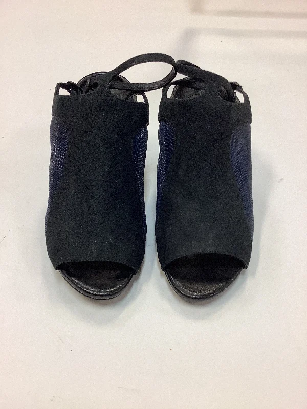 Sandals Low By Cma  Size: 8.5