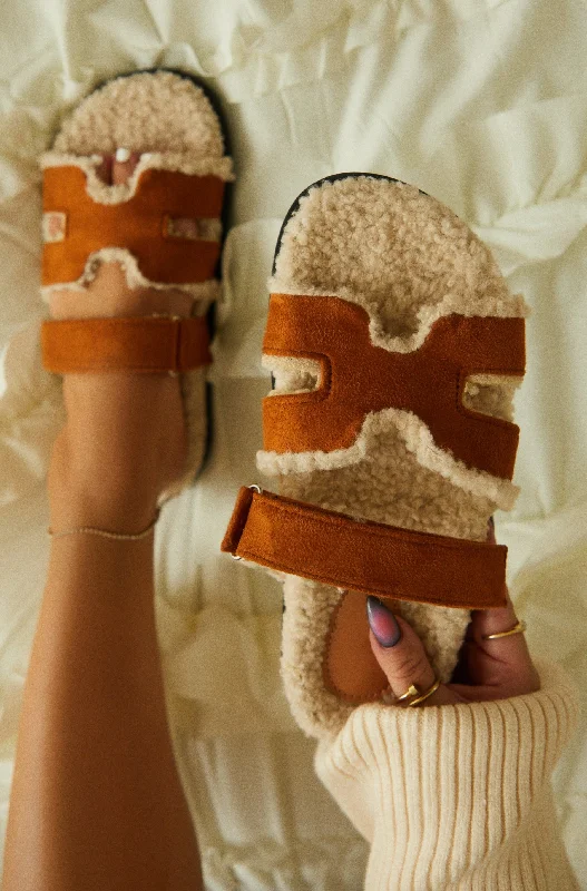 Bailey Faux Sherpa Slip On Sandals - Chestnut Paisley Print Shoe Design  