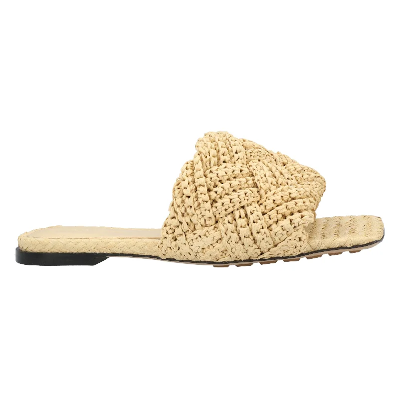 Bottega Veneta Lido Flat Sandal brown Waterproof Hiking Boot Design  