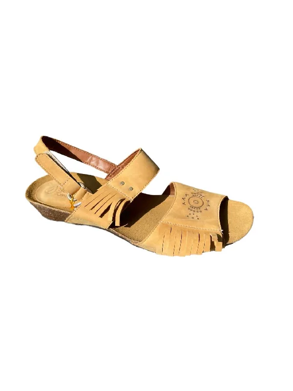 Women's Piki Sandal In Amarillo Athleisure Derby Style  
